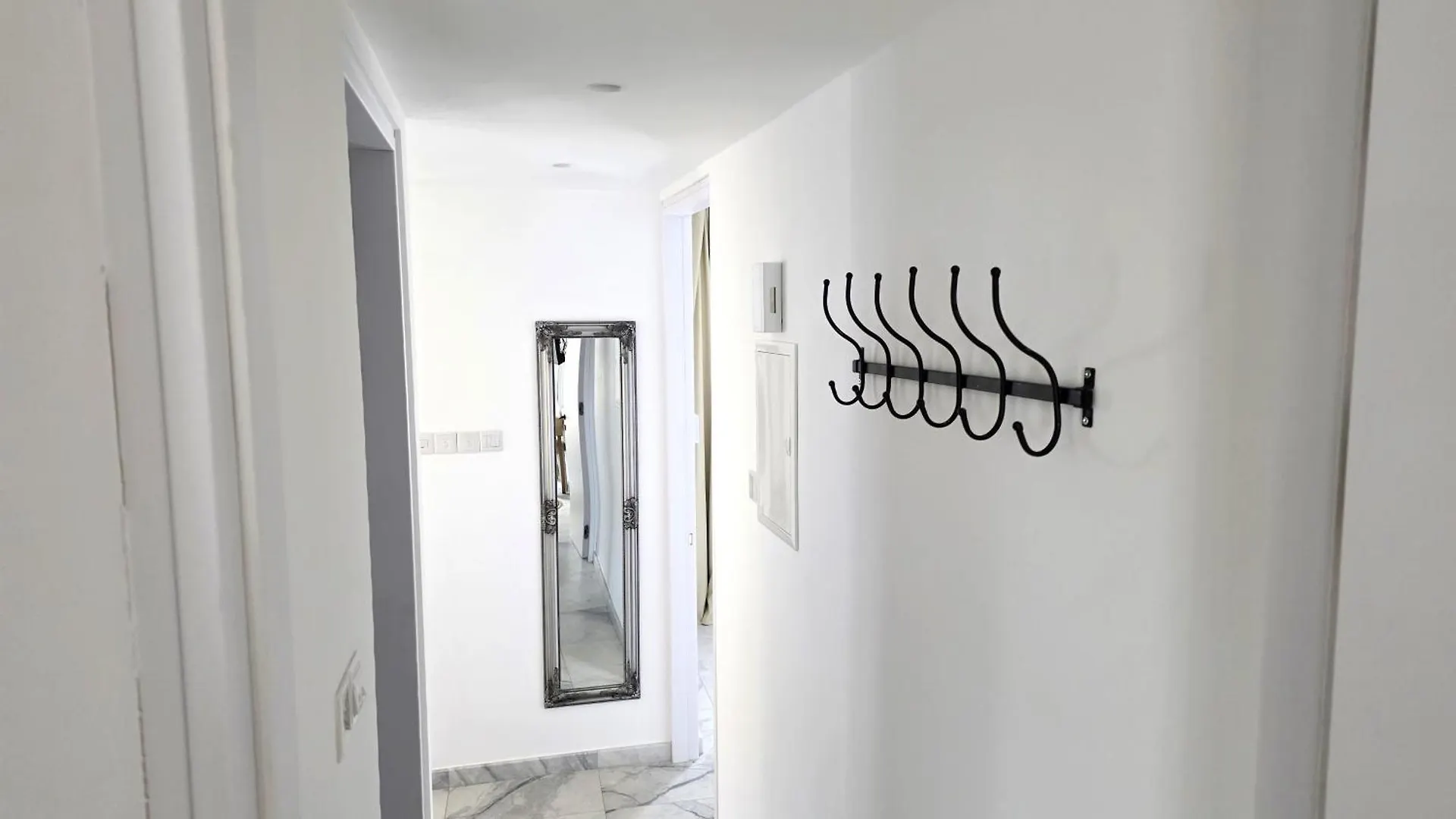 Luxurious 2Br Apartment In City Center With Internet Larnaca