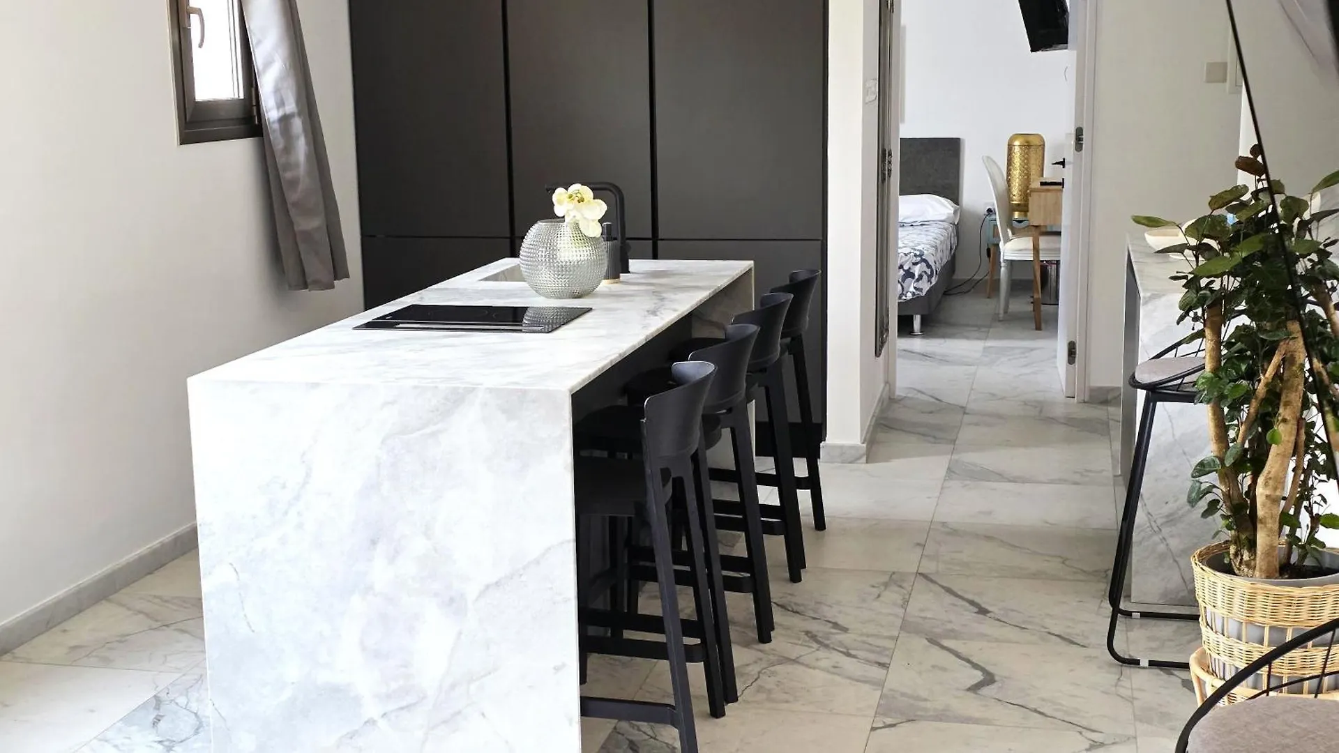 Luxurious 2Br Apartment In City Center With Internet Larnaca 0*,