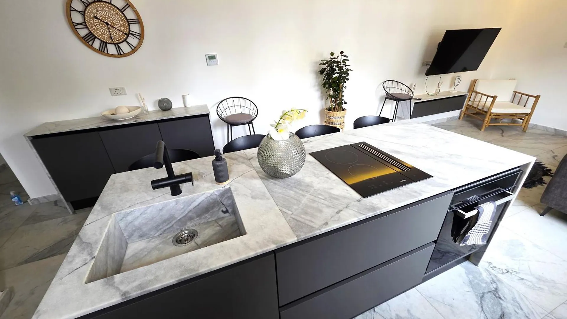 Luxurious 2Br Apartment In City Center With Internet Larnaca 0*,  Cyprus